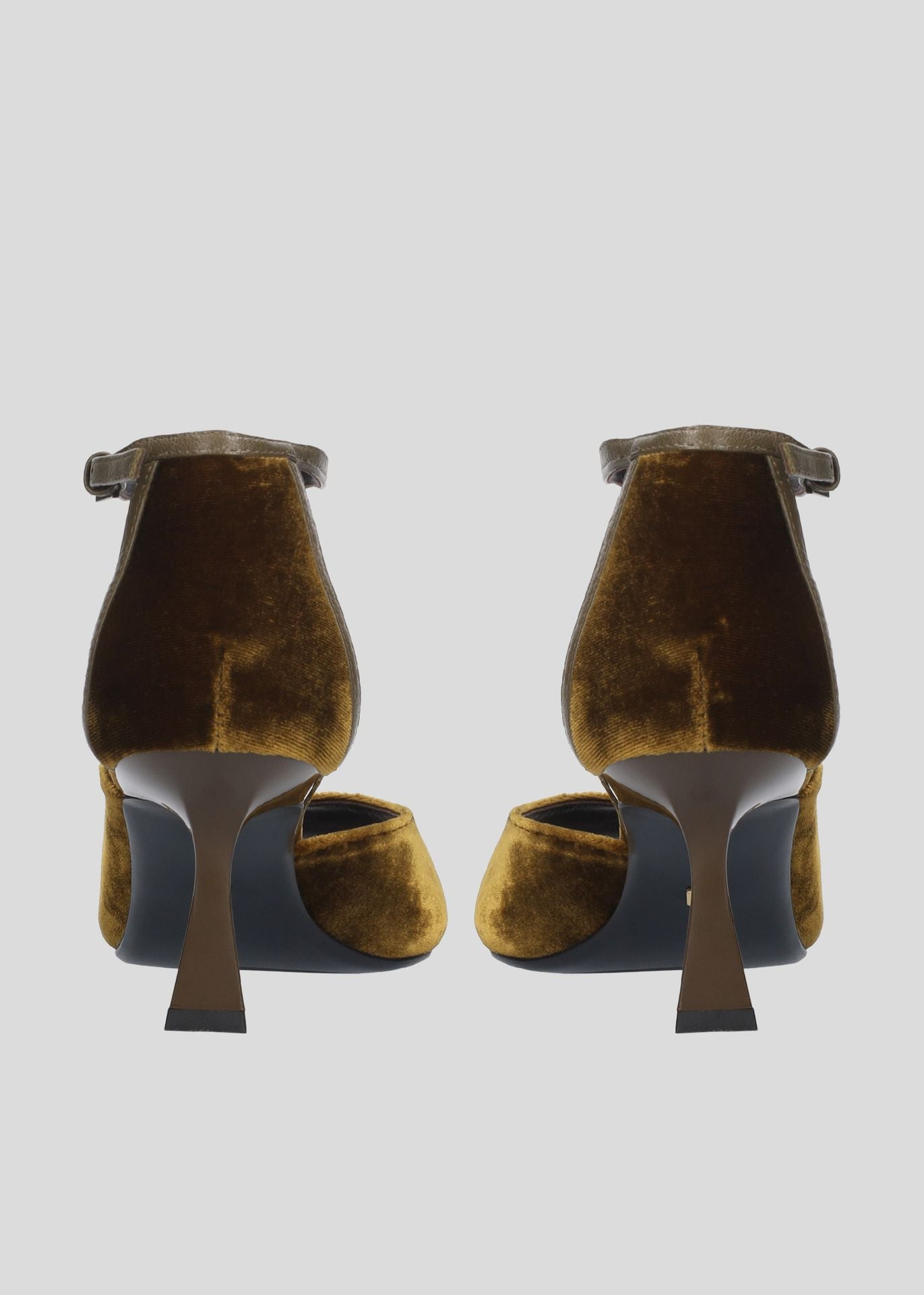 Qelina Sandals 70