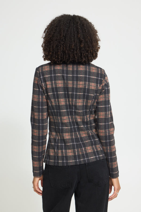 AMERICANA IHKATE WOOLLEY