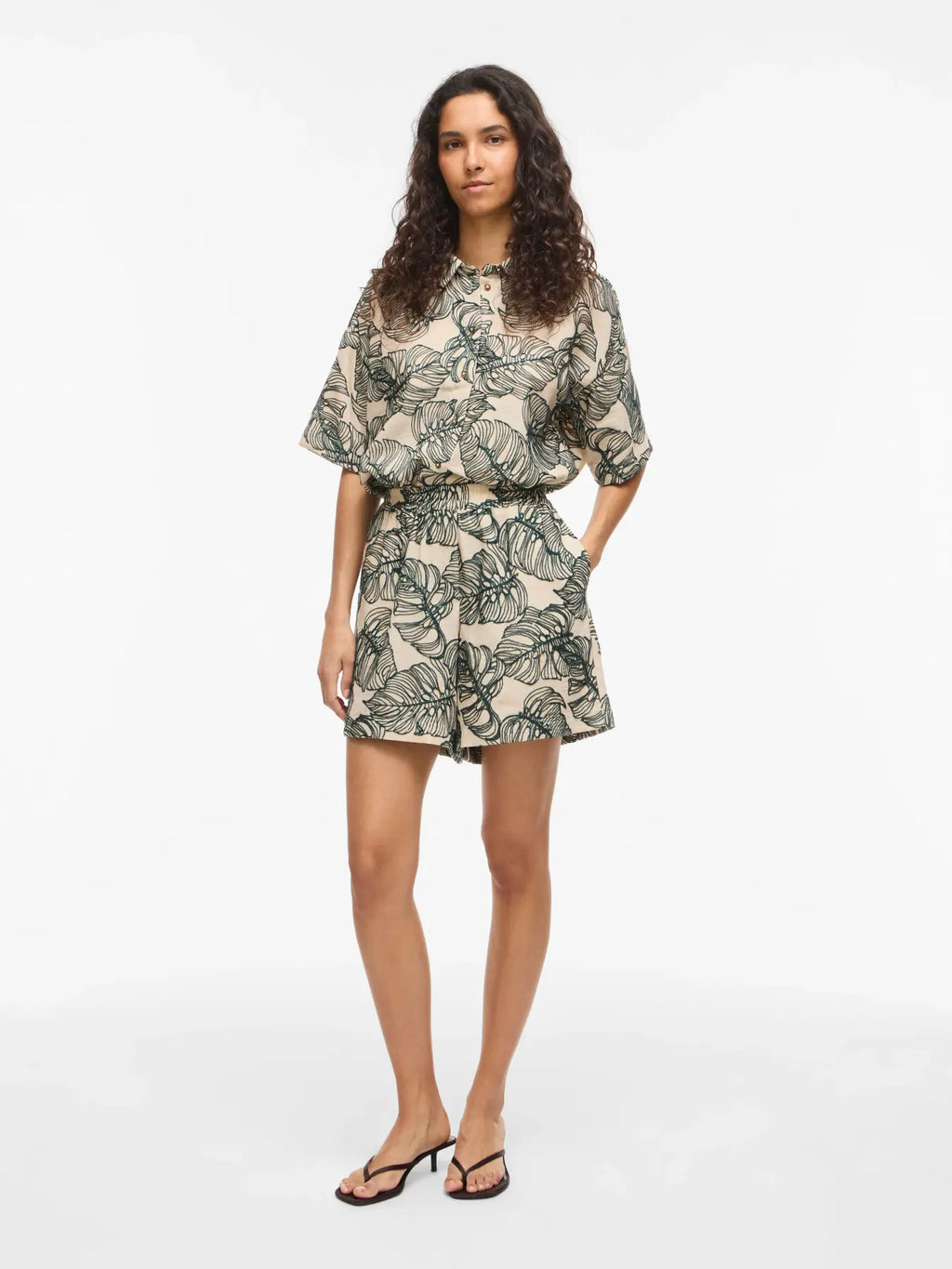 Shorts Viflura Talle Alto Birch Estampado Palmeras