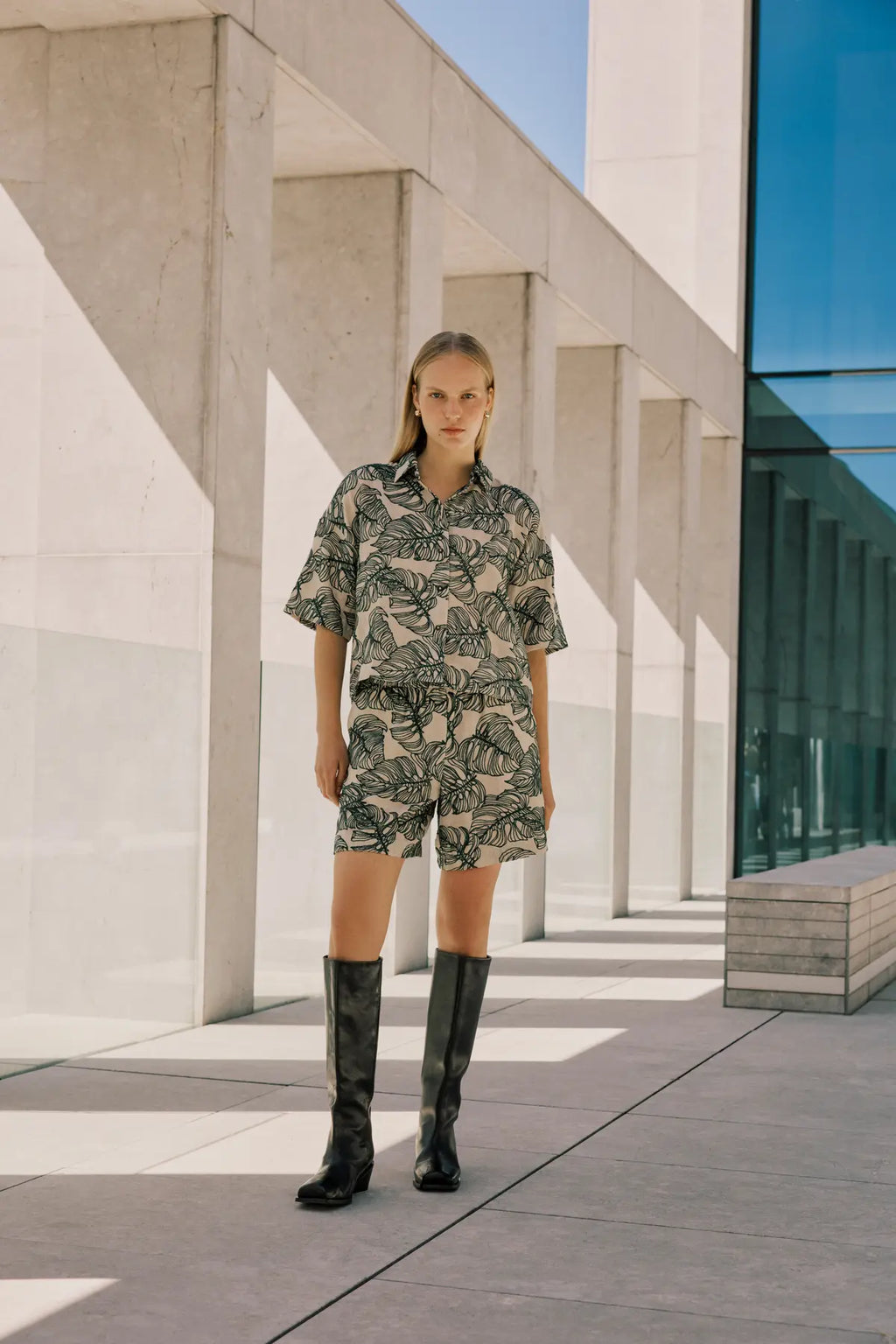 Shorts Viflura Talle Alto Birch Estampado Palmeras