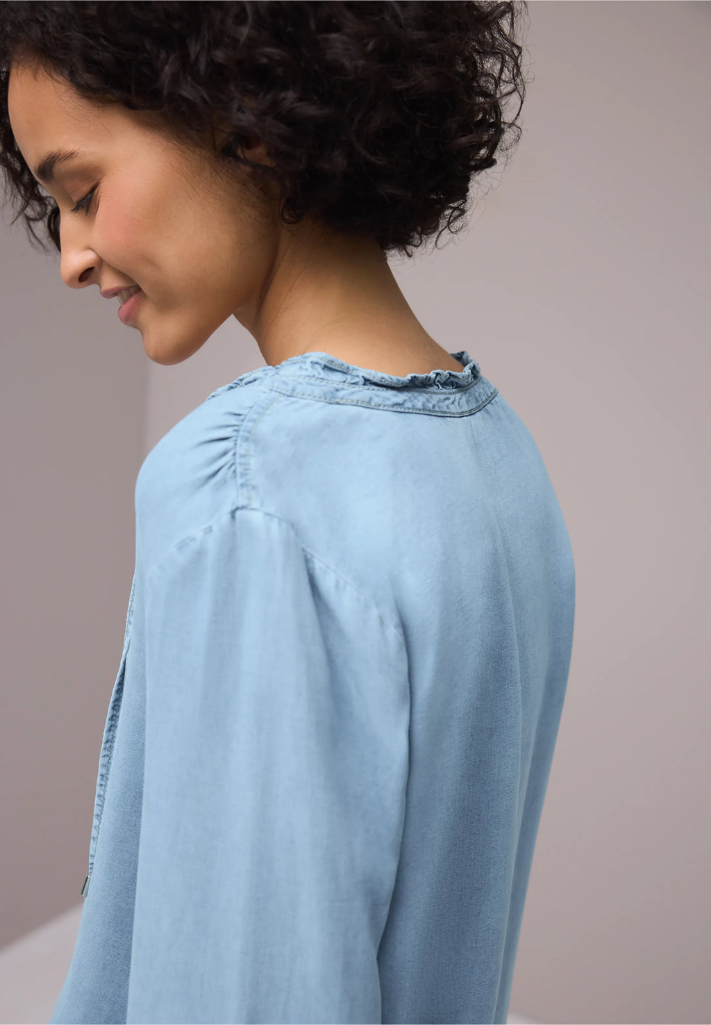 Blusa Splitneck Lavado Suave Azul Claro