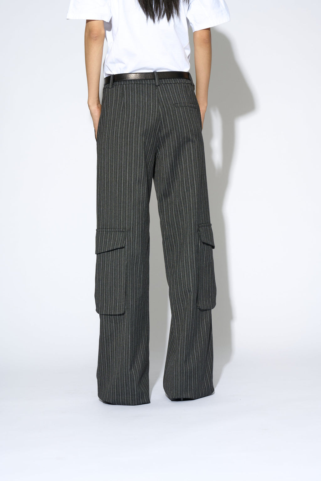 Pantalón Puglia raya gris - detalle cierre
