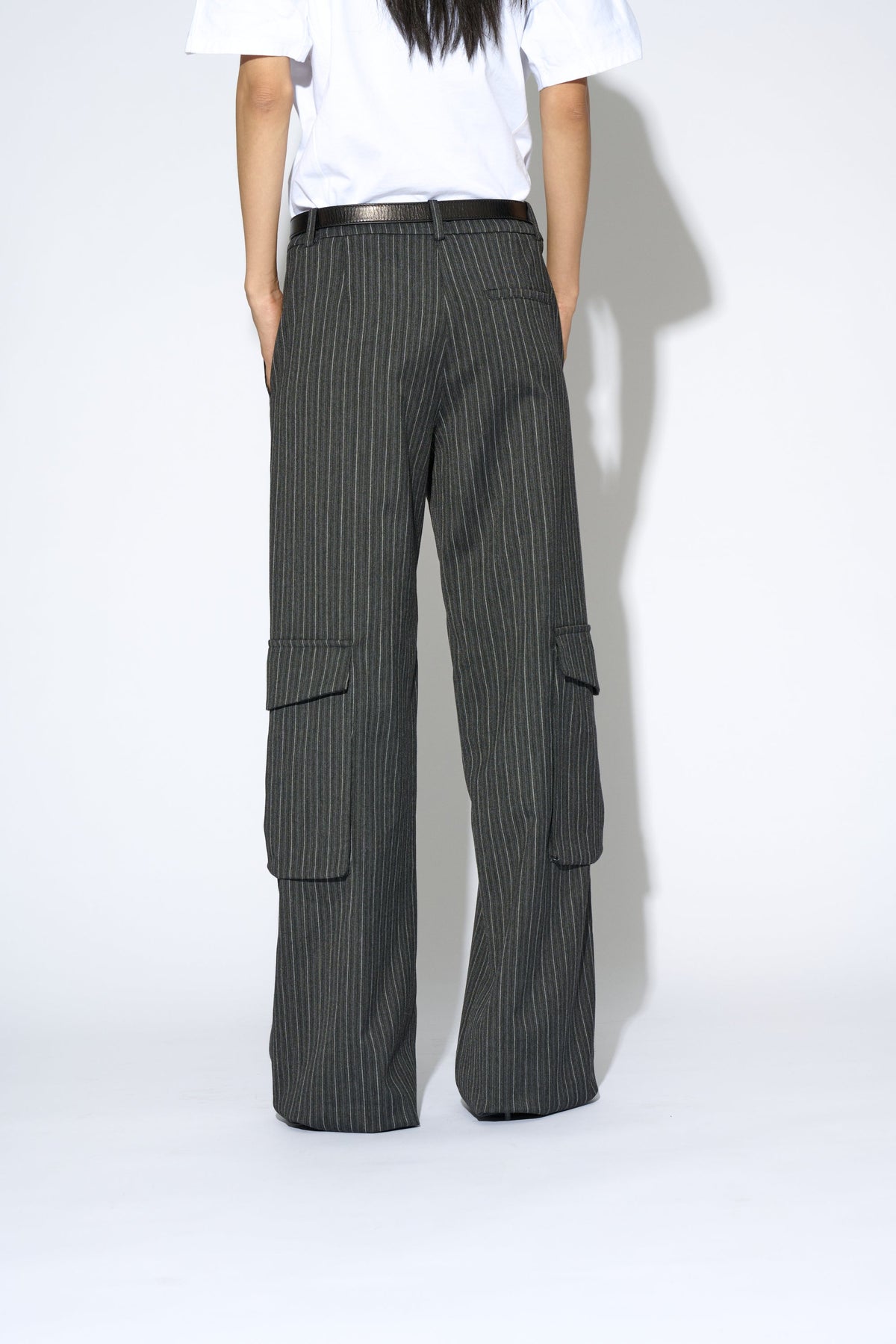 Pantalón Puglia raya gris - detalle cierre
