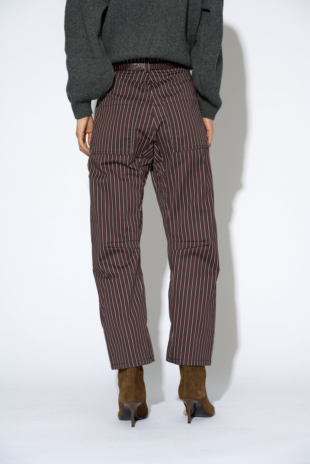 Pantalón Bruna raya marrón - vista trasera