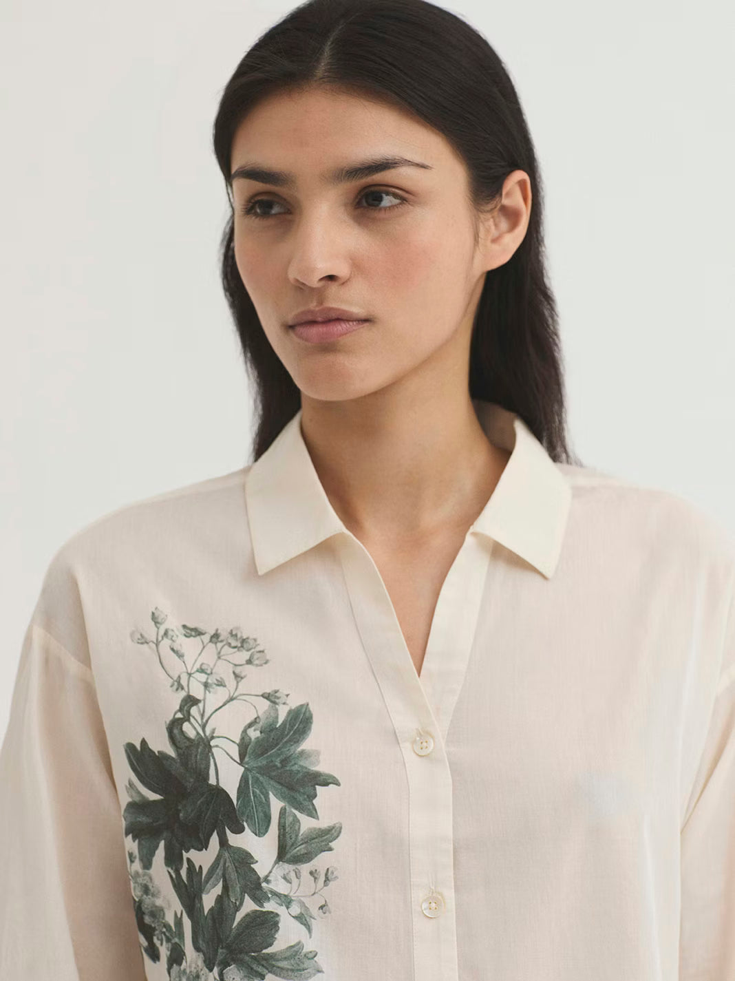 Camisa Positioned Flower Shirt Crudo