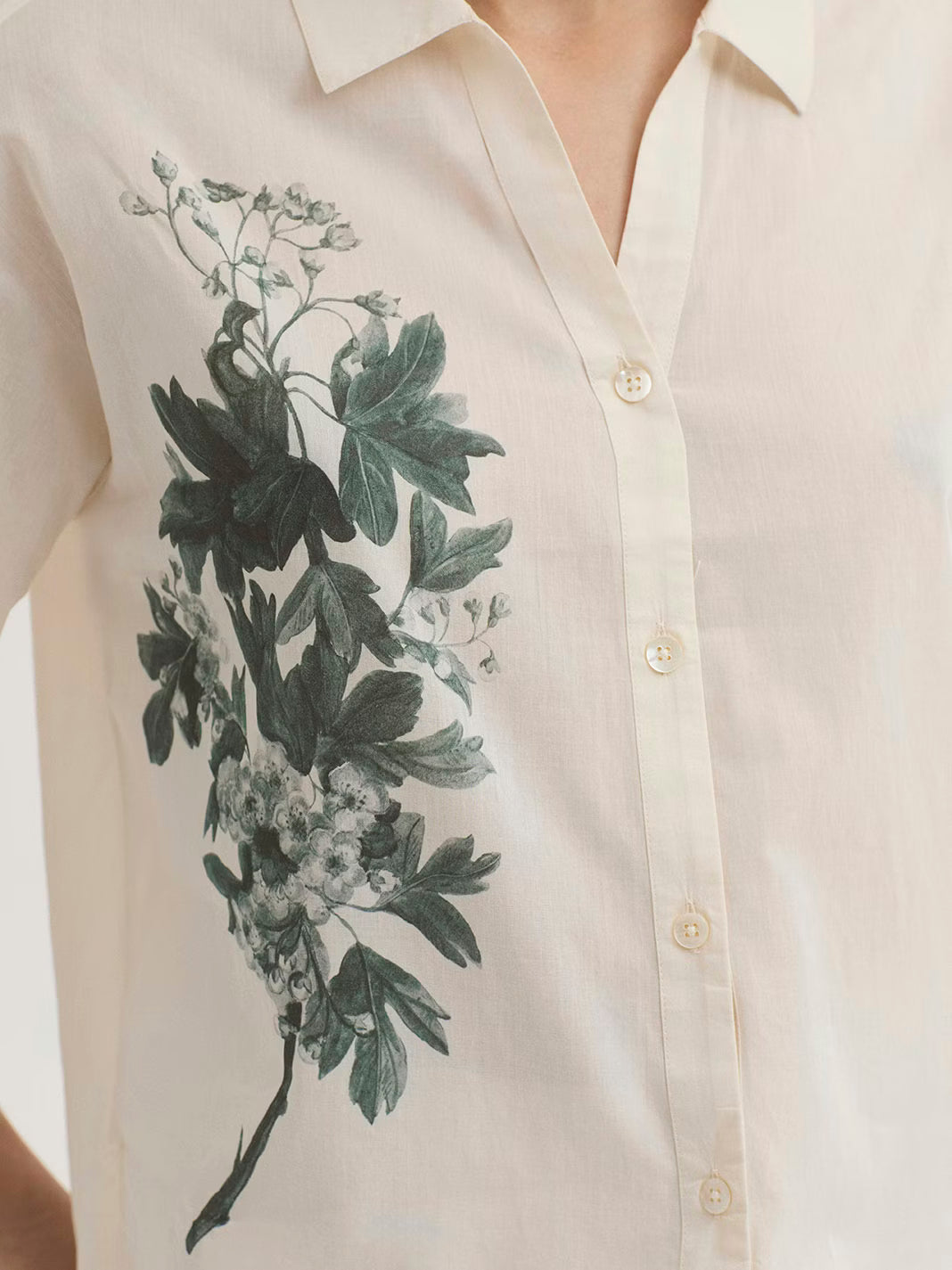 Camisa Positioned Flower Shirt Crudo