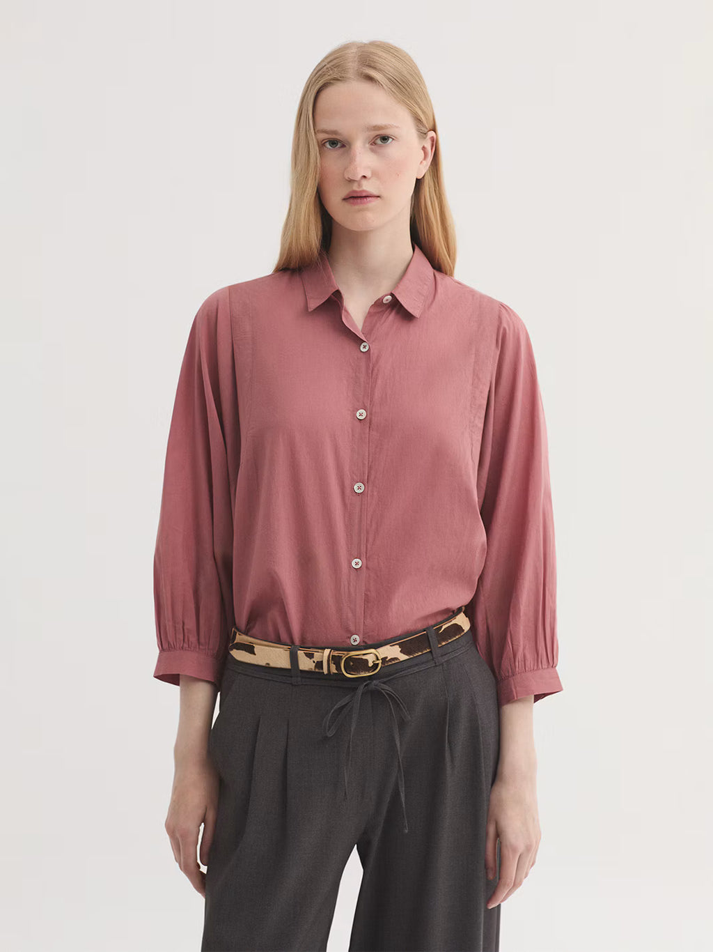 Camisa de voile con sisa doblada
