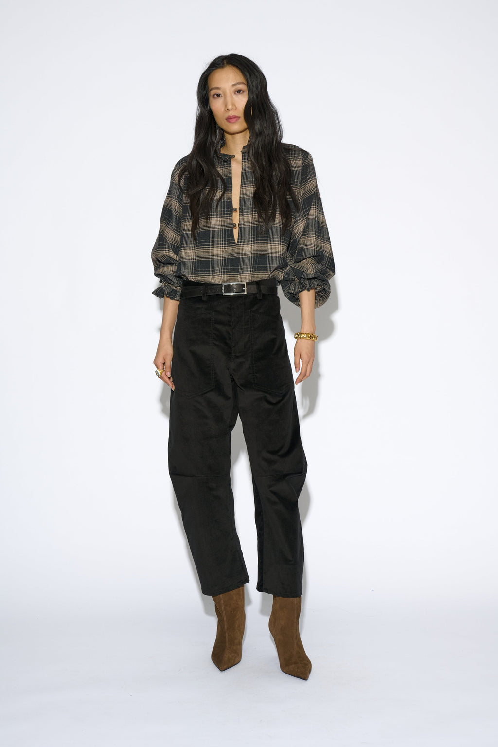 Pantalón Bruna terciopelo negro - vista frontal