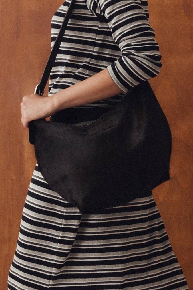 Bolso Luca media luna de pelo MI&CO - detalle