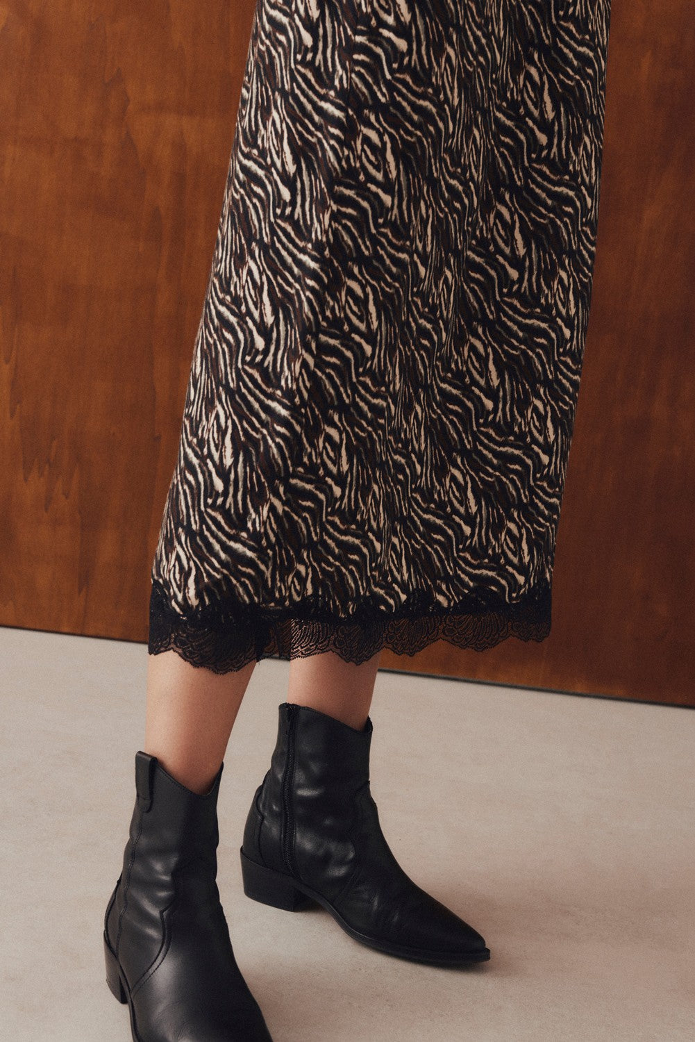 Falda Volterra animal print MI&CO - detalle trasero