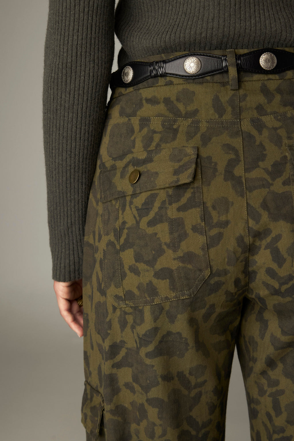 Pantalón Alan In The Army Now Greens And Blues - vista 10 - MAISON HOTEL