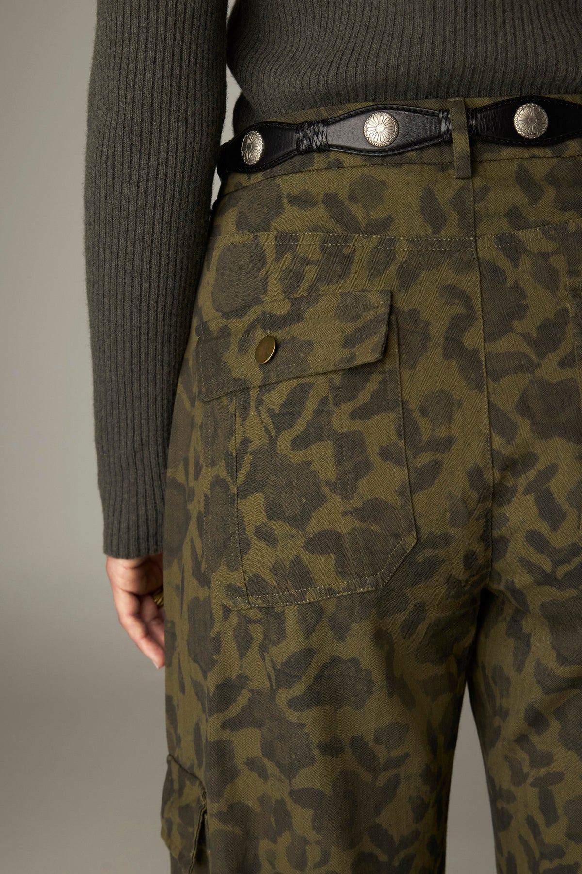Pantalón Alan In The Army Now Greens And Blues - vista 10 - MAISON HOTEL