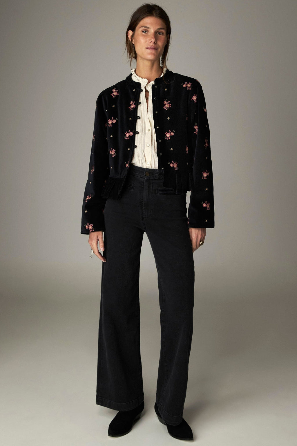 Chaqueta Antoinette Versailles Night Roses MAISON HOTEL - detalle cuello