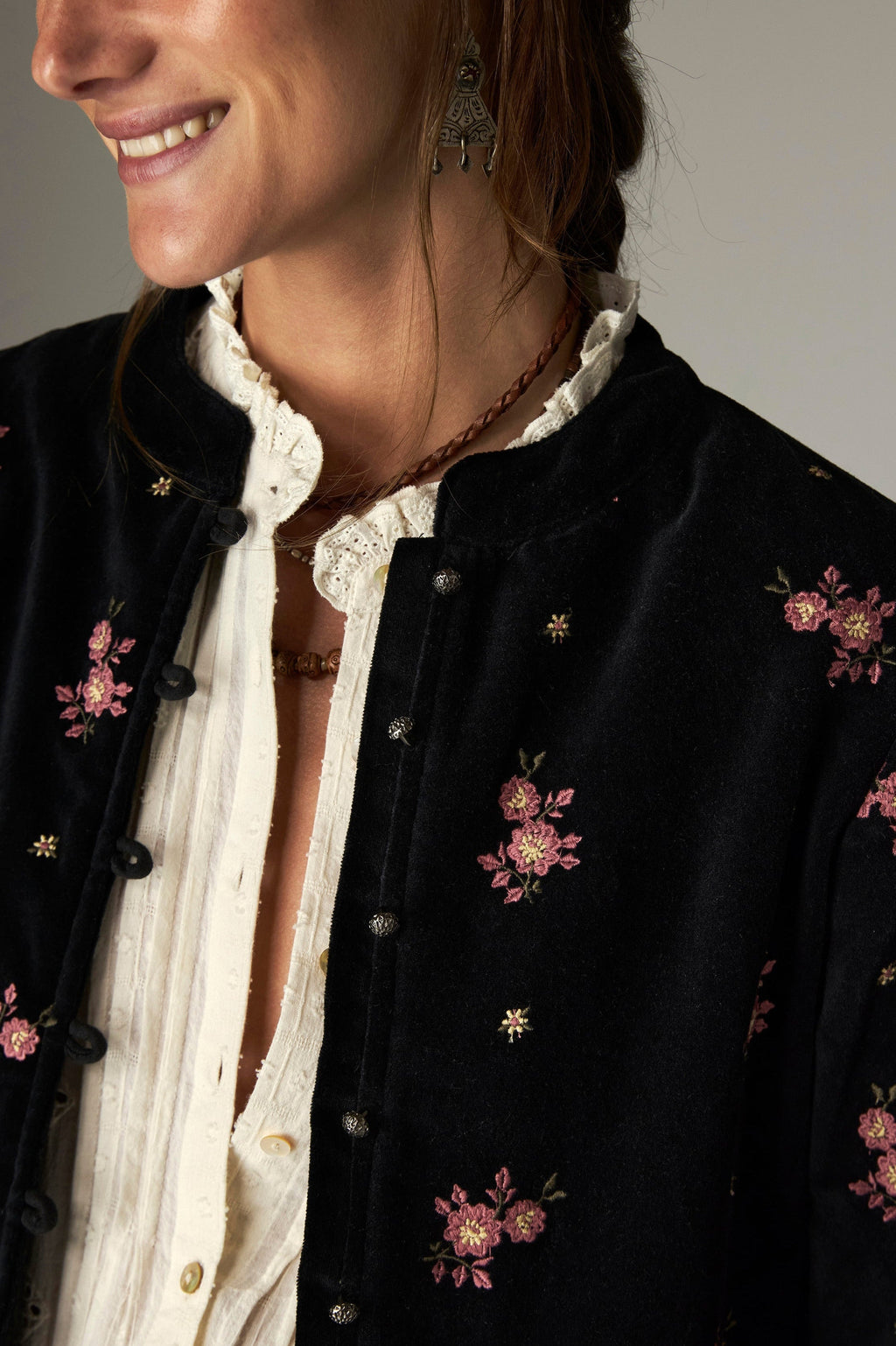 Chaqueta Antoinette Versailles Night Roses MAISON HOTEL - espalda