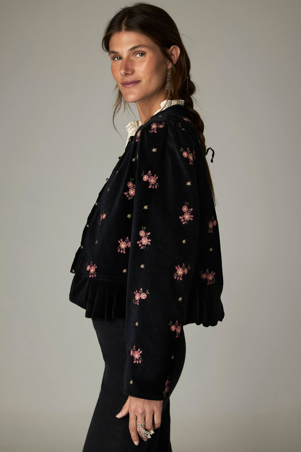 Chaqueta Antoinette Versailles Night Roses MAISON HOTEL - detalle peplum
