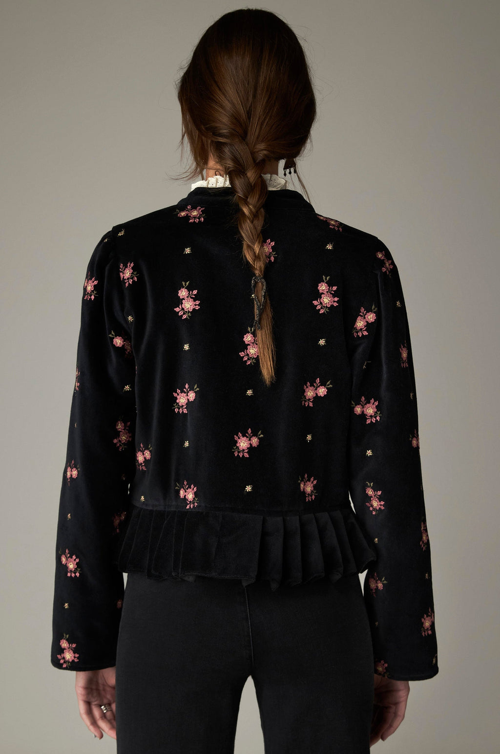 Chaqueta Antoinette Versailles Night Roses MAISON HOTEL - look completo