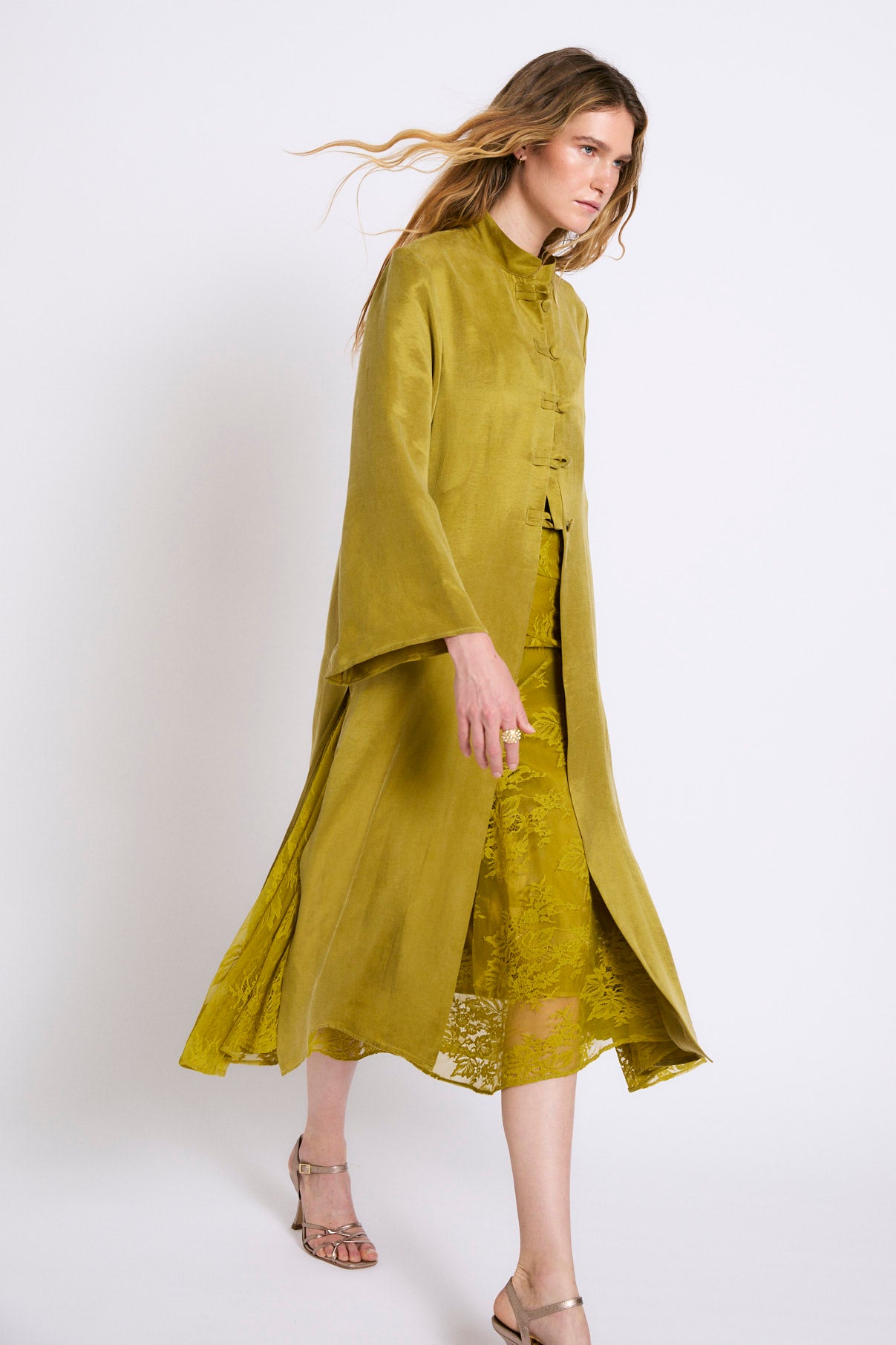 Abrigo Chiniski Oliva