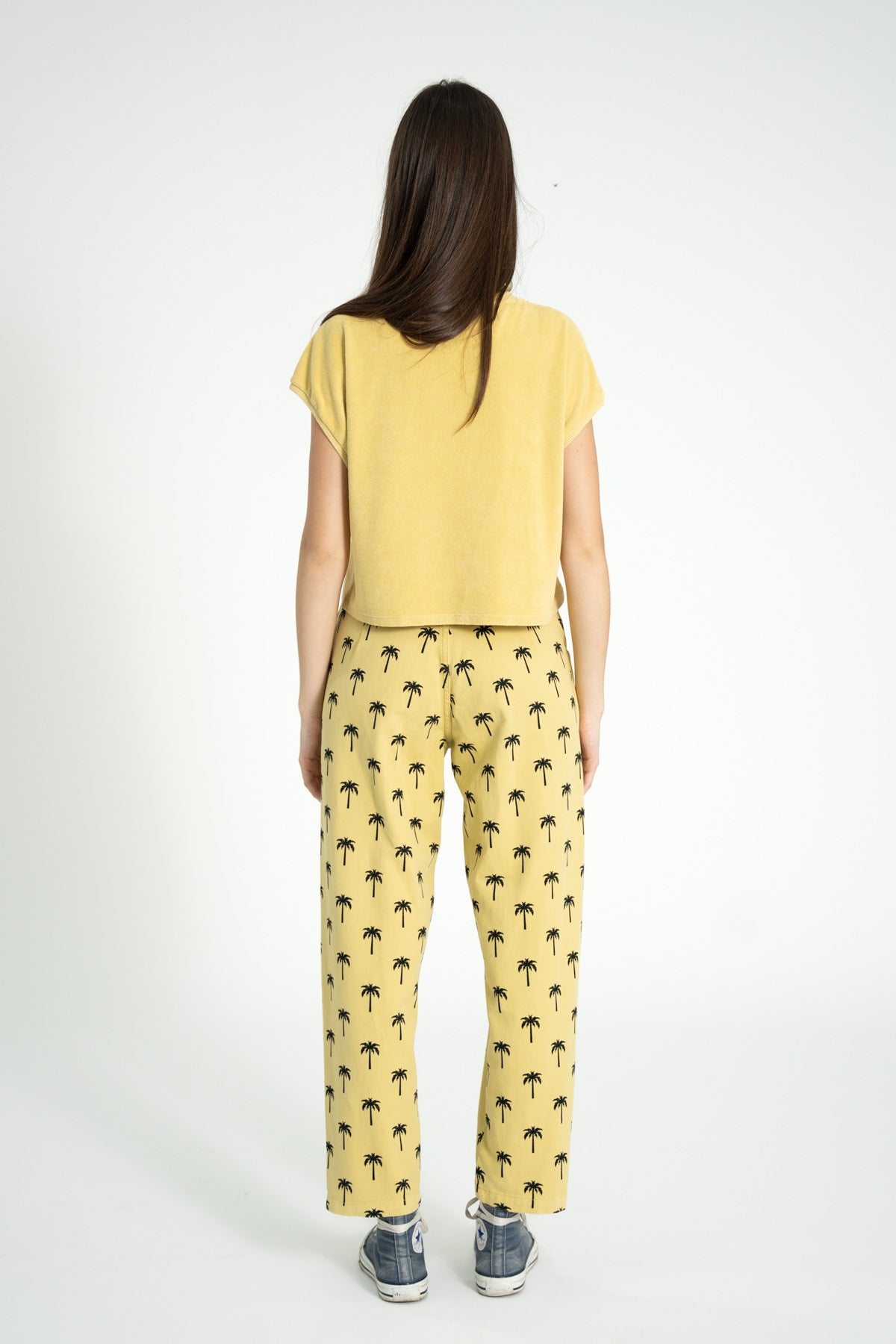 Camiseta/Top Amarilla Sin Mangas Cuello Redondo Arena "1980"