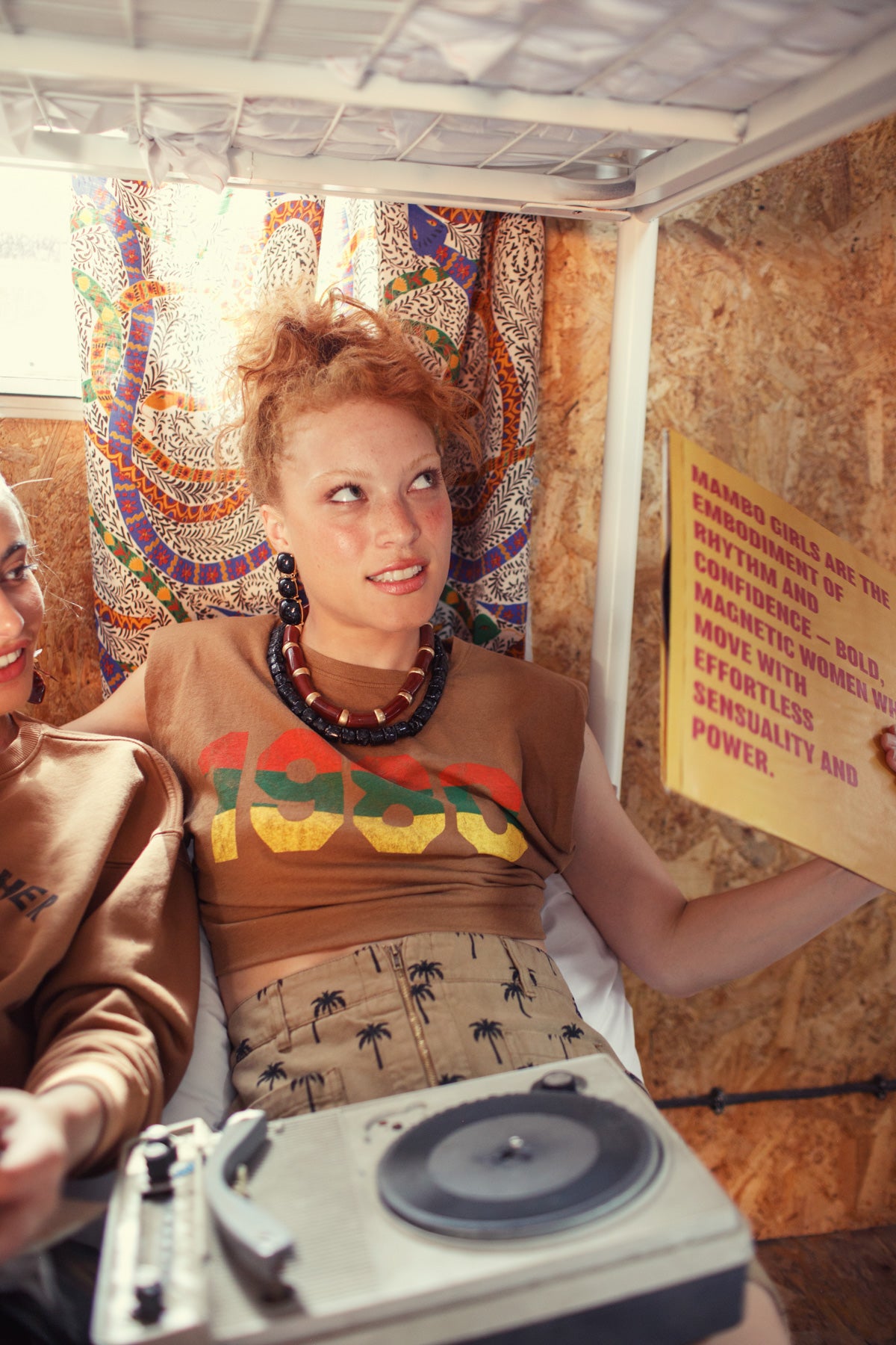 Camiseta Sin Mangas Con Hombreras Marrón "1980"