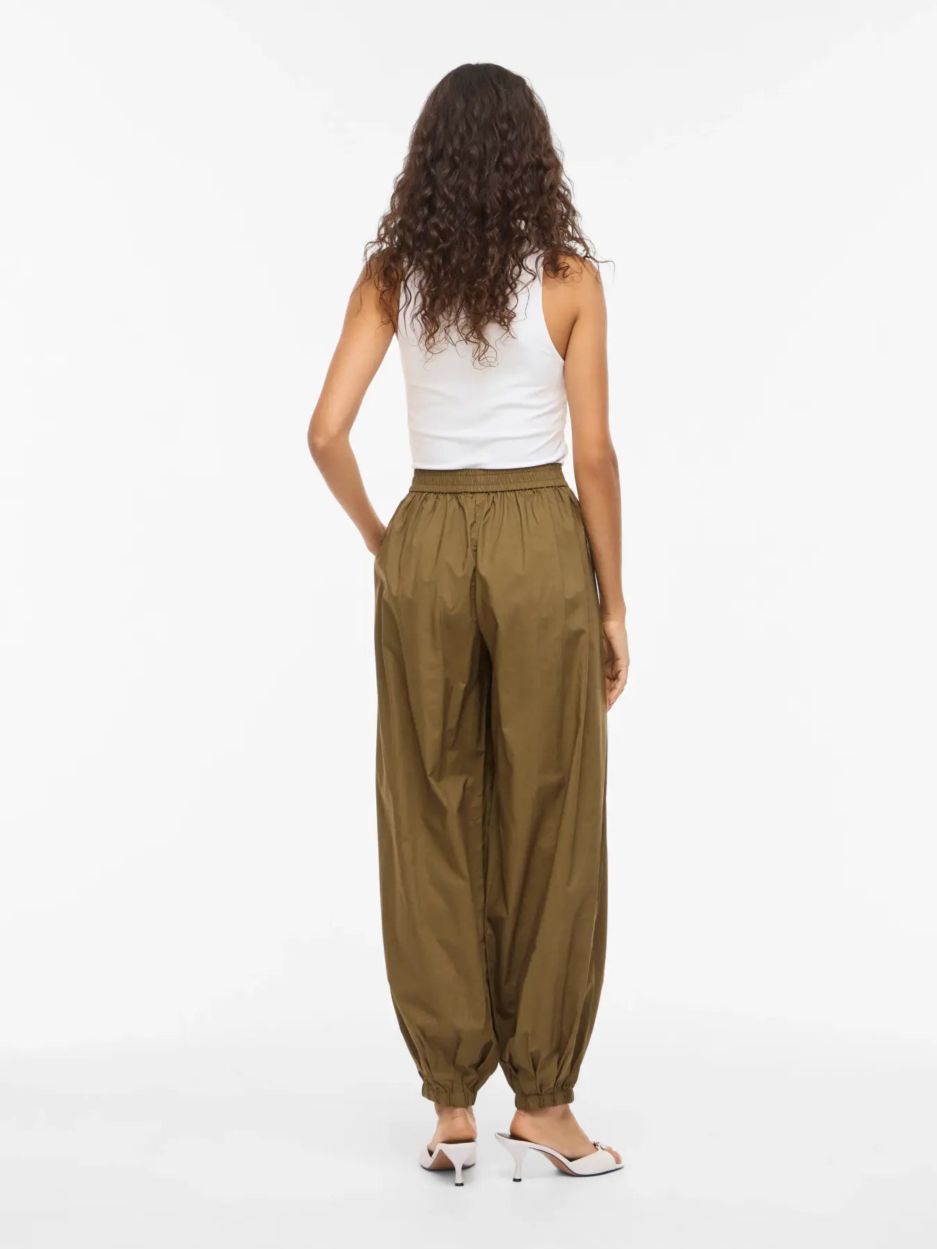 Pantalón Parachute Viemilie Talle Alto Verde Oliva Oscuro