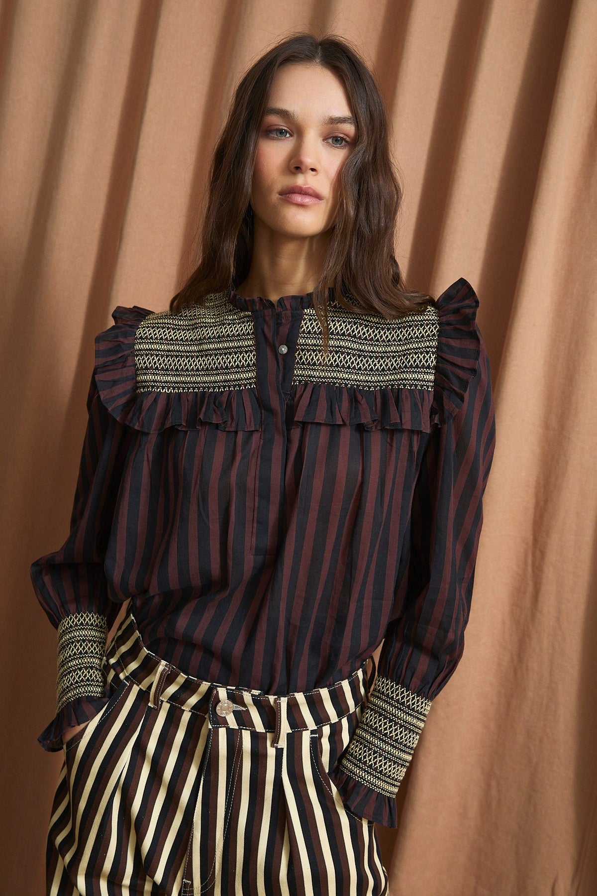 Blusa Conchita de líneas - Chocolate