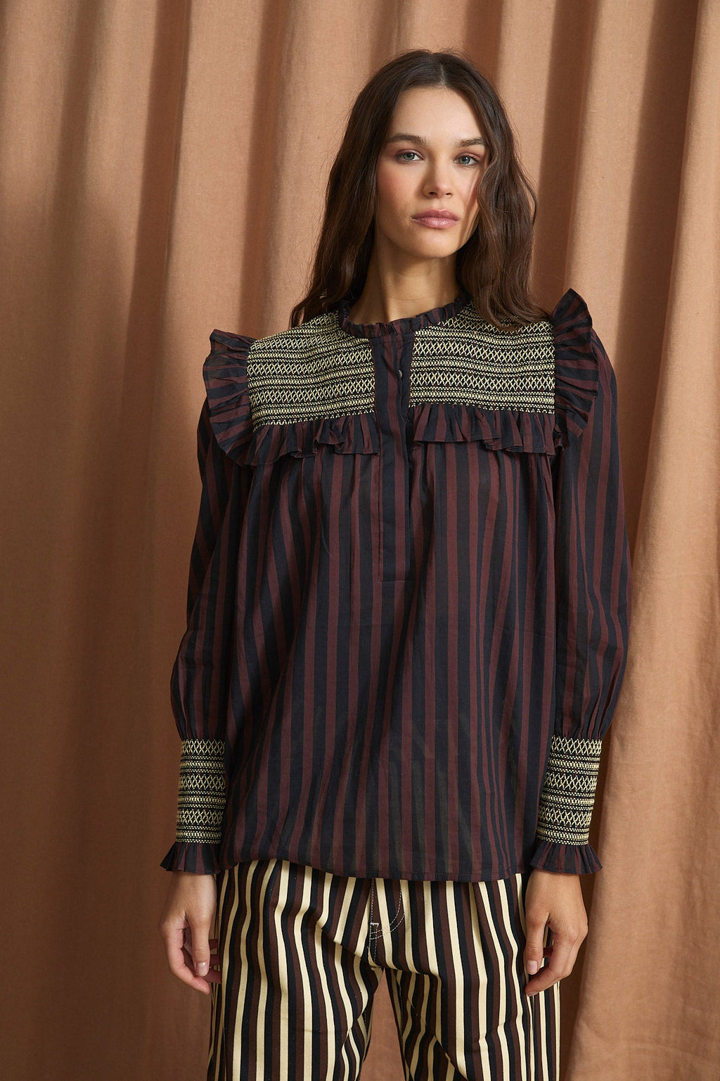 Blusa Conchita de líneas - Chocolate