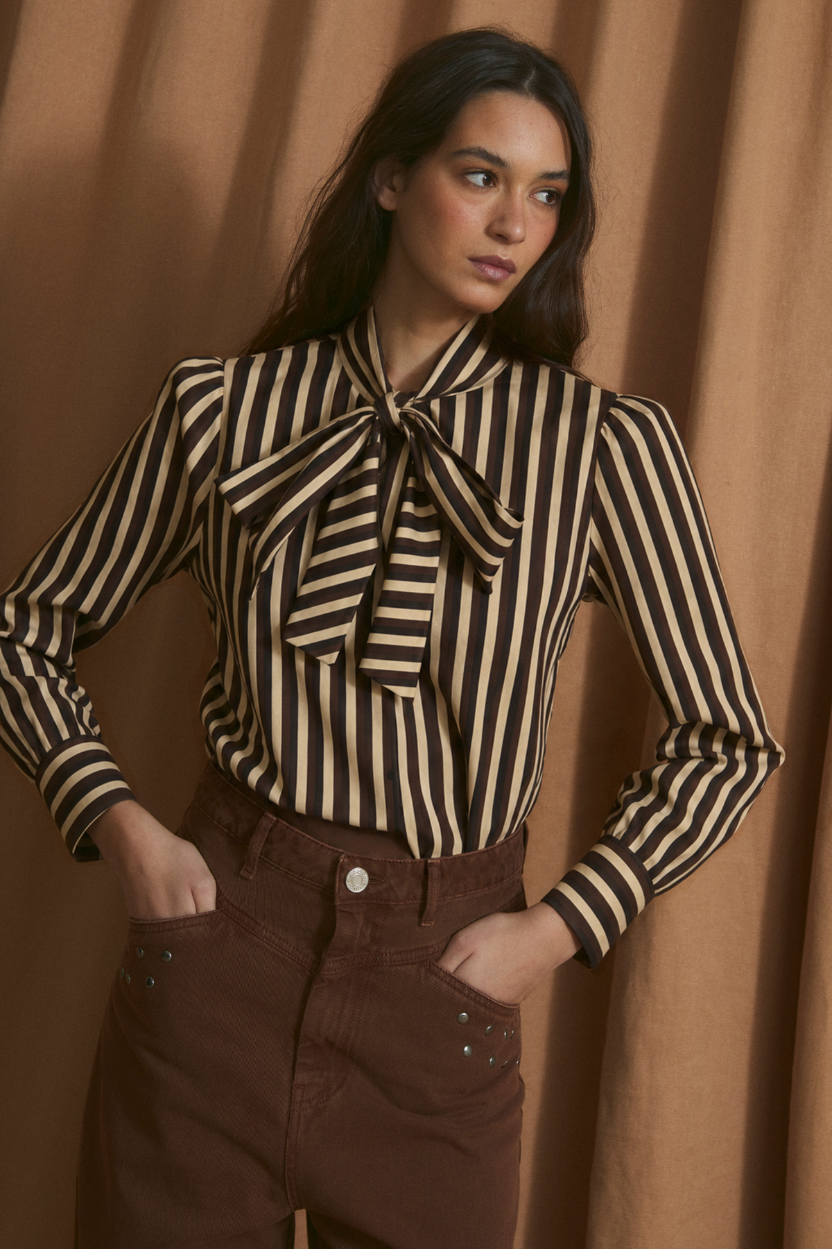 Blusa Lazo Trio - Marrón