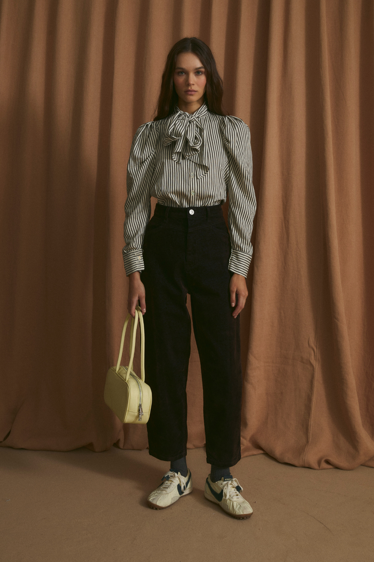 Blusa Pajarita Miniraya Marrón