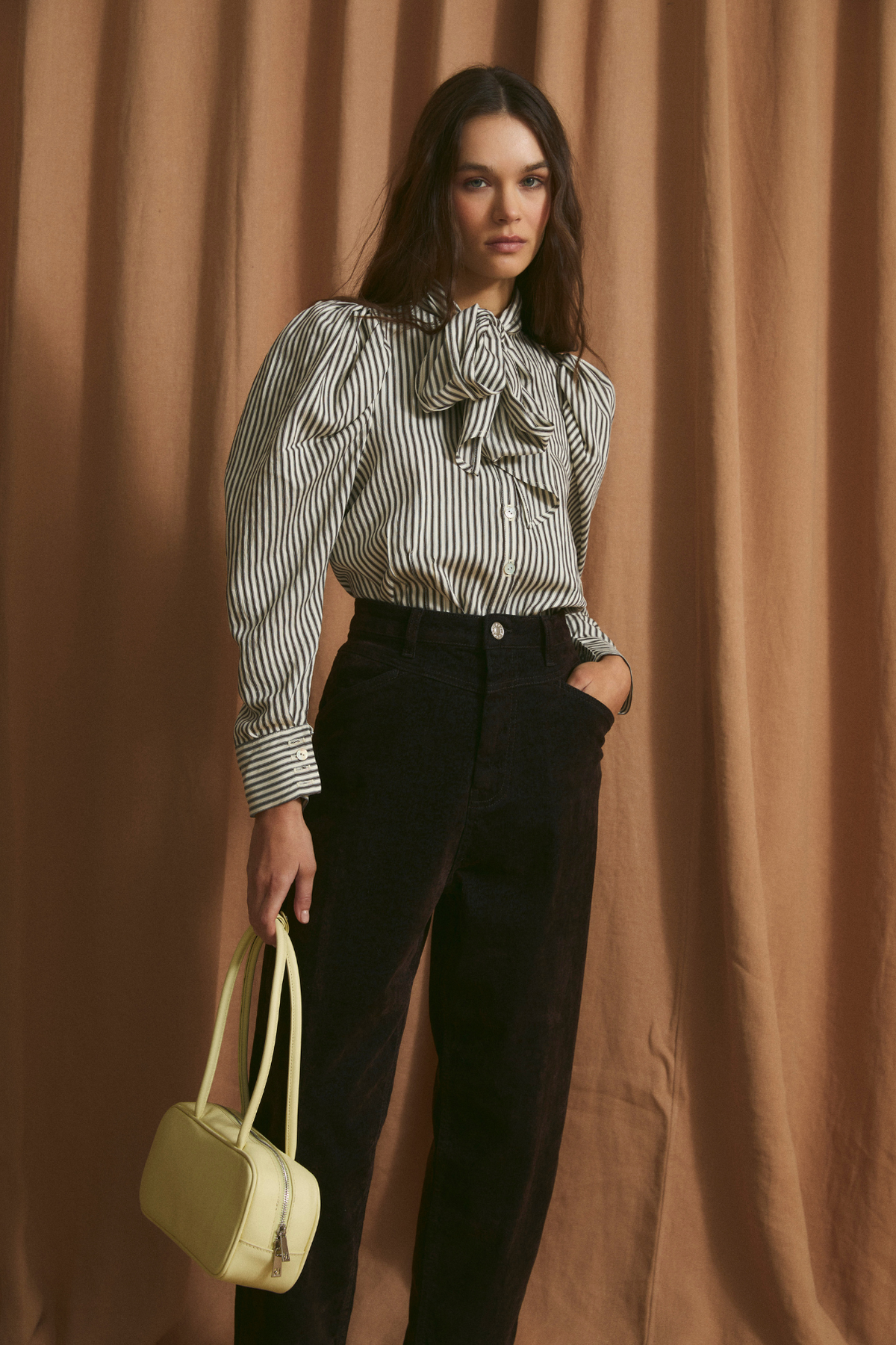 Blusa Pajarita Miniraya Marrón