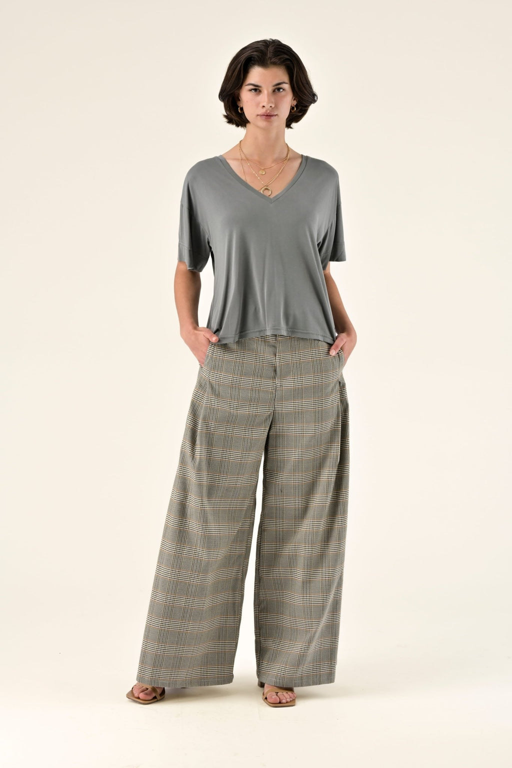 Camiseta Anya Kaki - OLIVIA BRUTUS