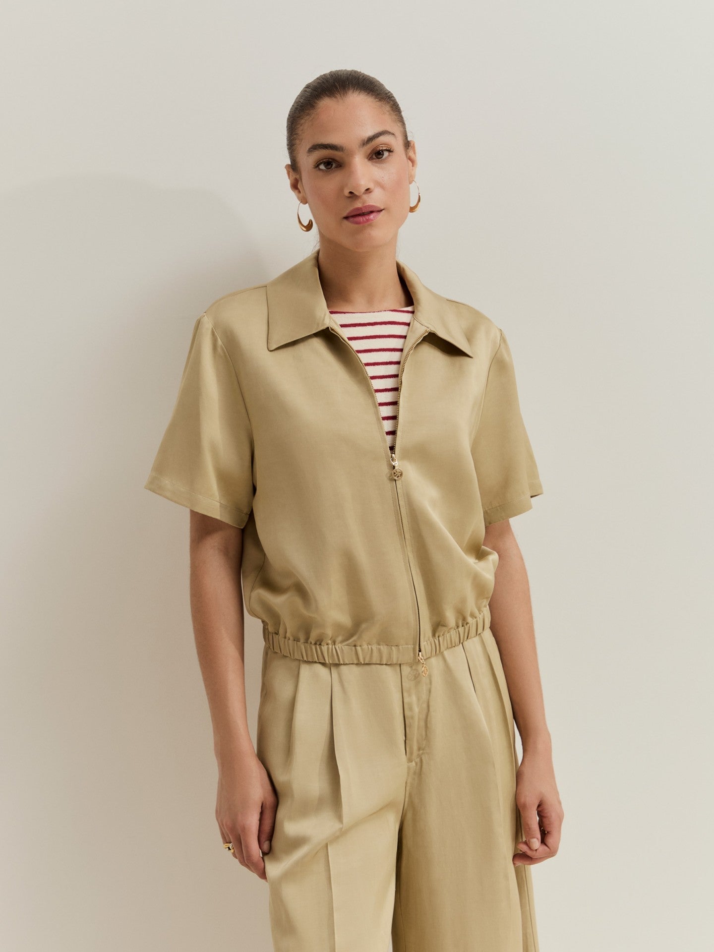 Chaqueta corta de manga corta Beige LP007559.049 - OLIVIA BRUTUS