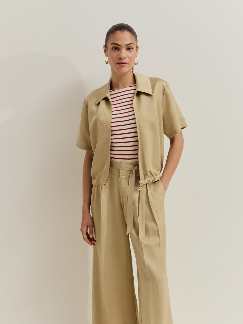 Chaqueta corta de manga corta Beige LP007559.049 - OLIVIA BRUTUS
