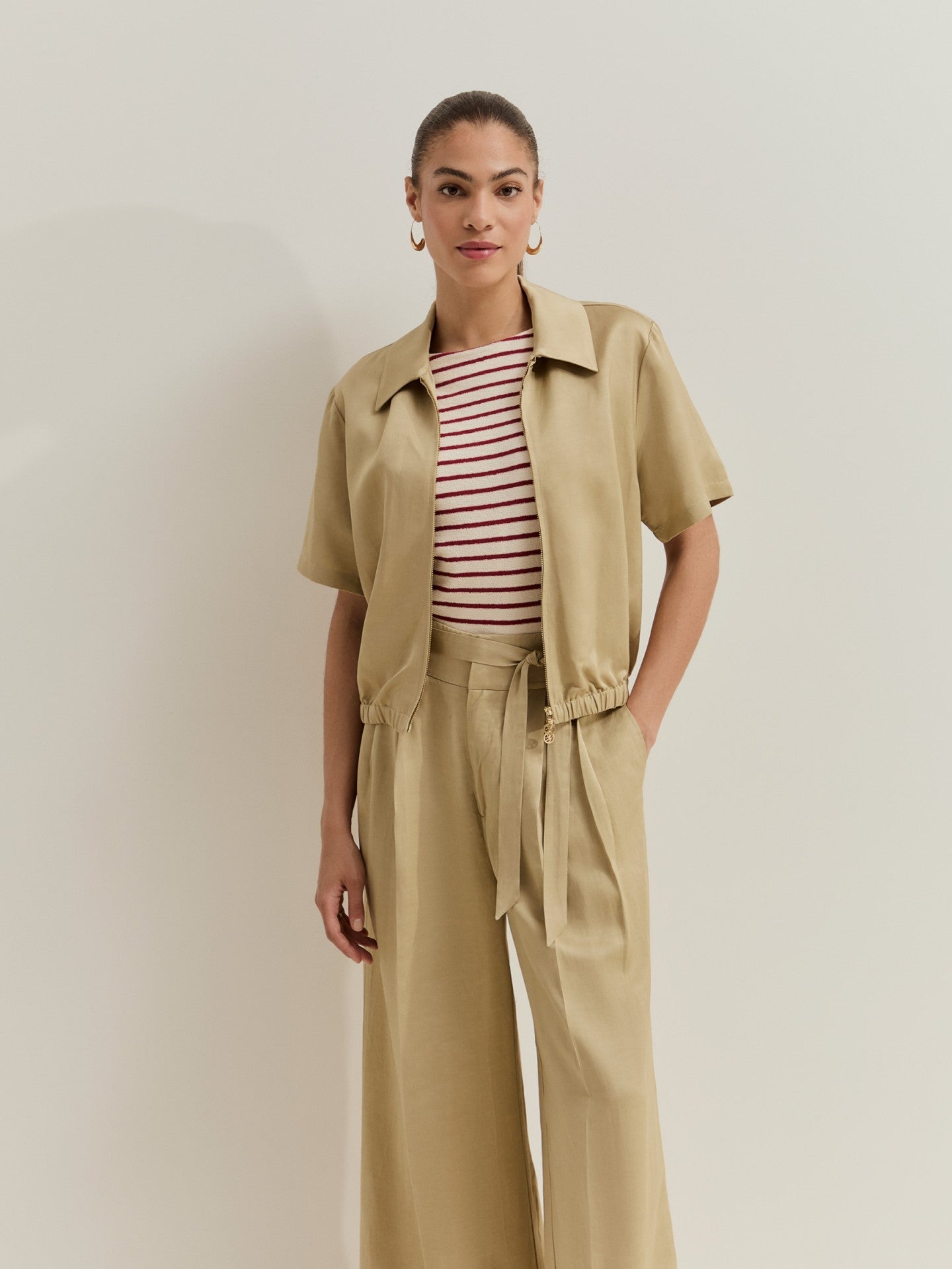 Chaqueta corta de manga corta Beige LP007559.049 - OLIVIA BRUTUS