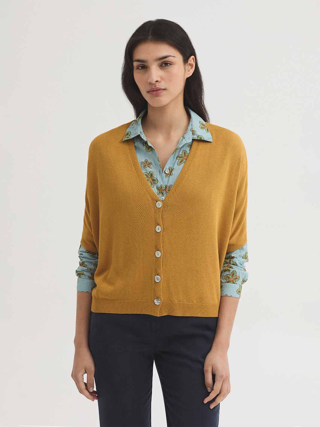 Chaqueta De Punto Wide V Neck Jacket Amarillo Oscuro - OLIVIA BRUTUS