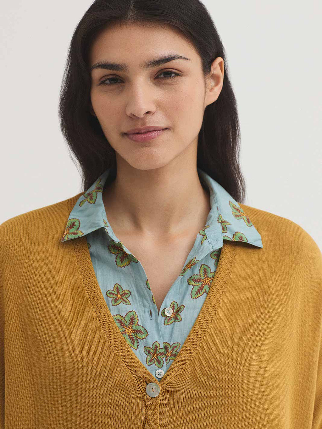 Chaqueta De Punto Wide V Neck Jacket Amarillo Oscuro - OLIVIA BRUTUS