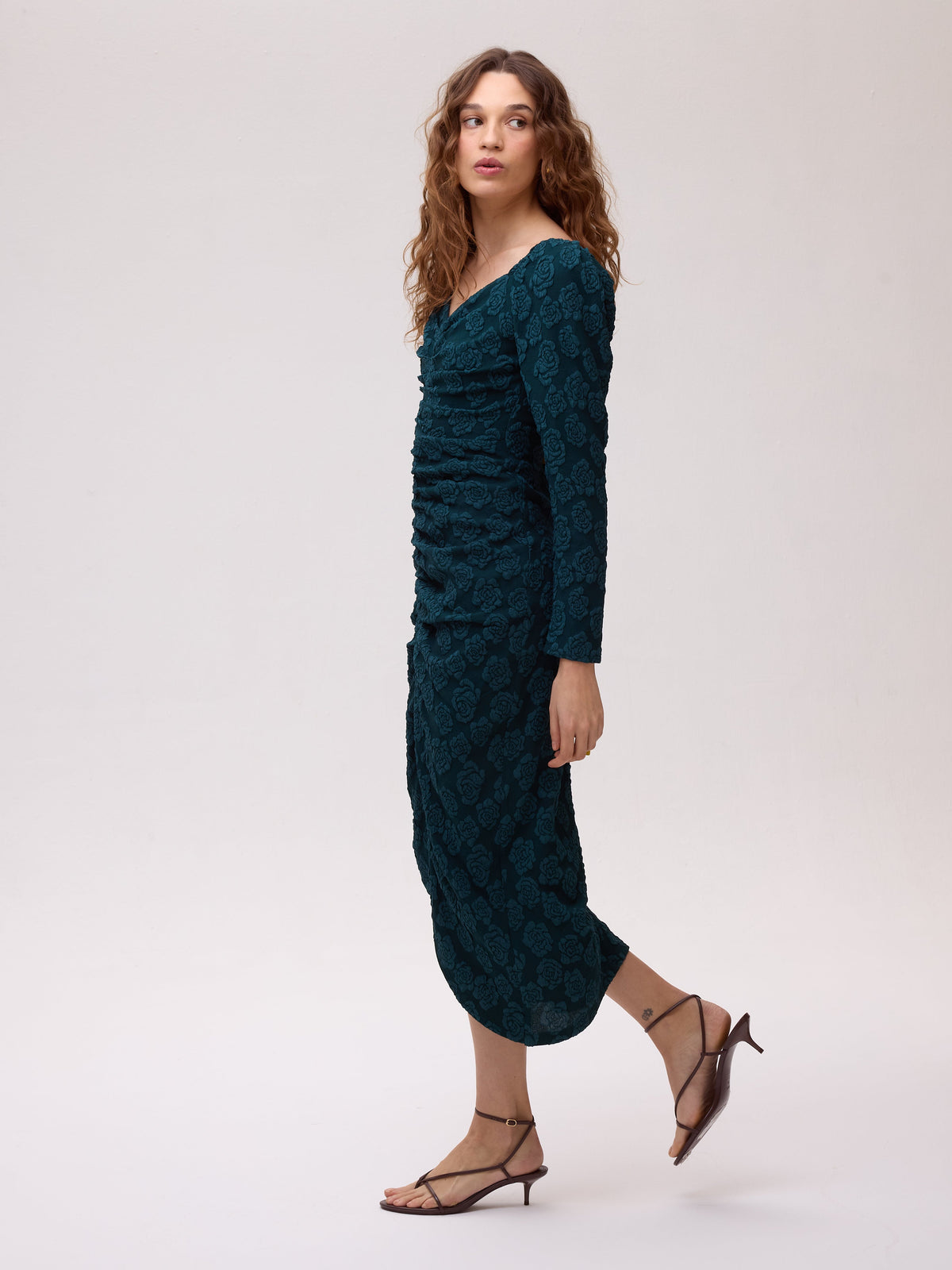 Vestido Cloud verde azulado - vista lateral con abertura