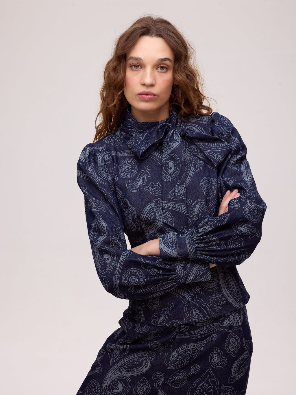 Camisa Earth Denim vaquera print paisley - detalle