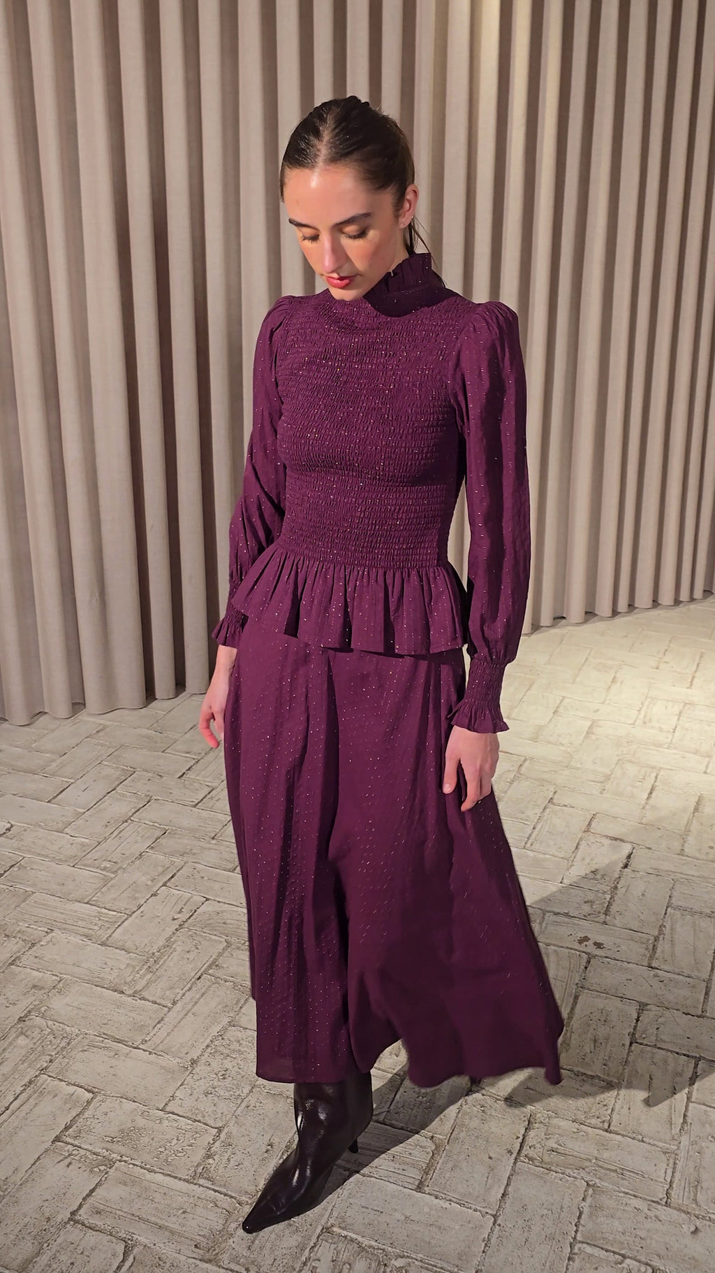 Falda Tempest Lurex midi metalizada - look completo